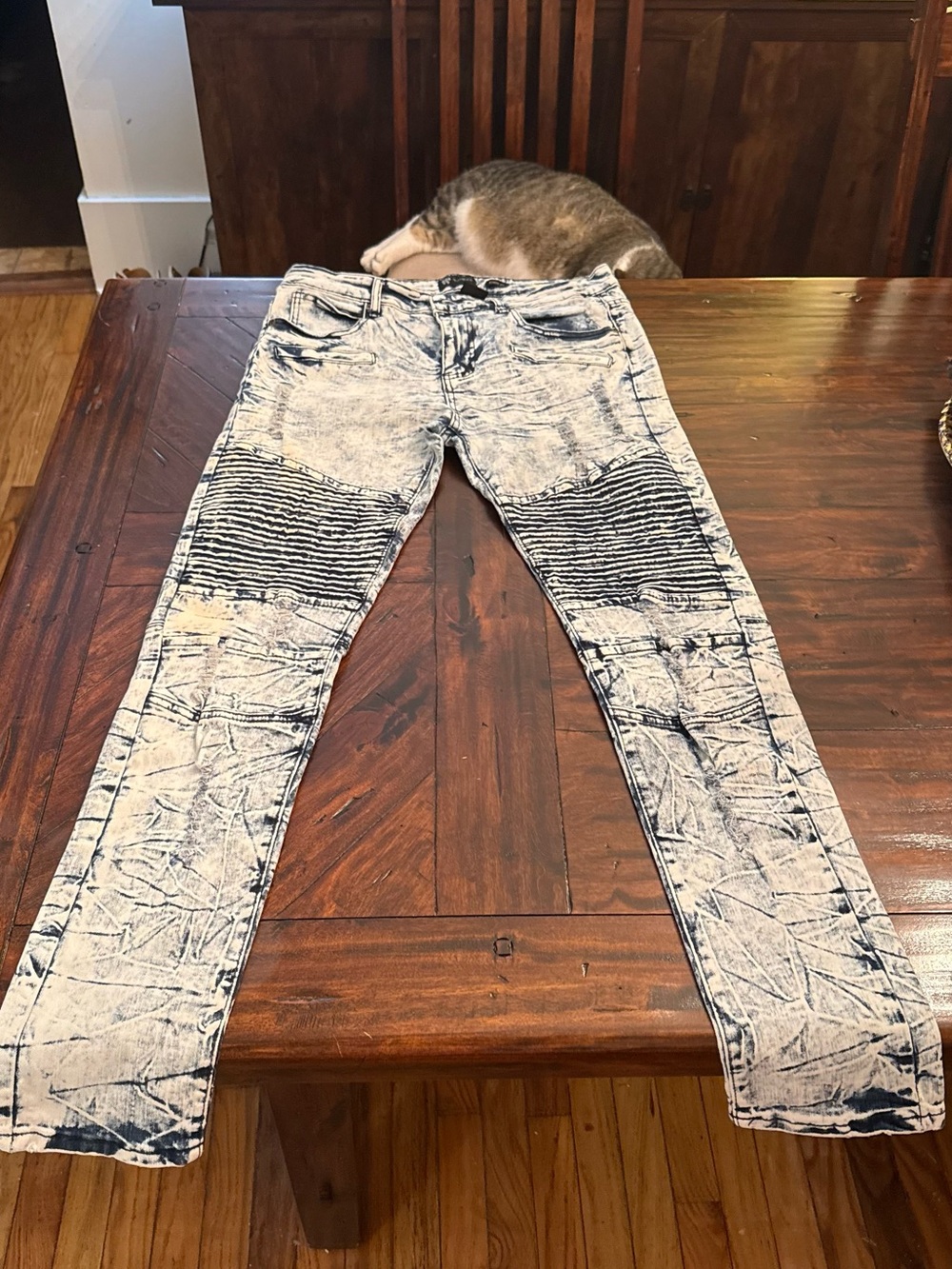 Acid-Wash Blue Skinny Jeans with Ribbed Knee Details